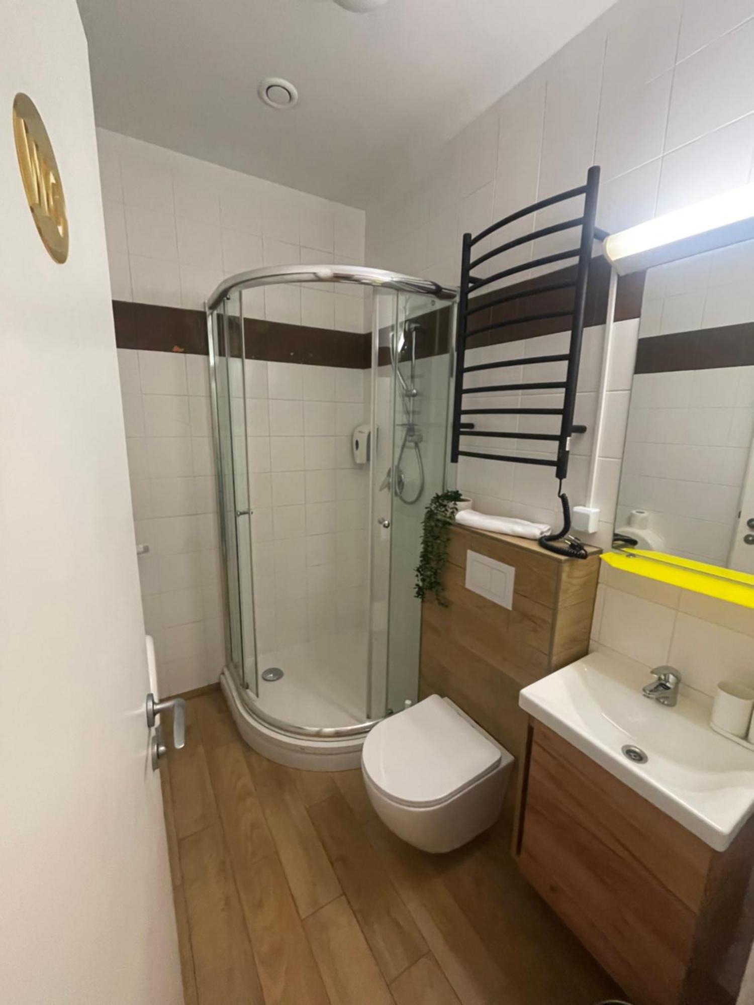 קובנה Apple Economy Hotel מראה חיצוני תמונה